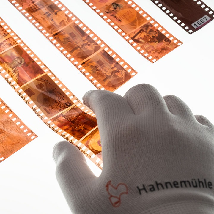 Filmiä valopöydällä