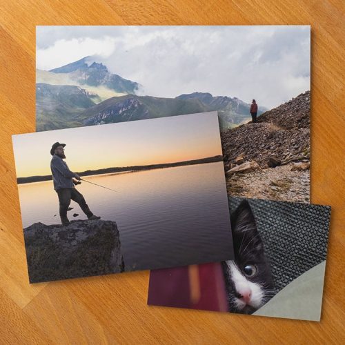 valokuvia pöydällä_720px